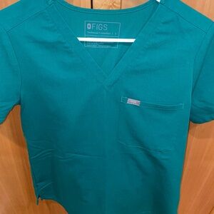 Figs scrubs
Hunter green